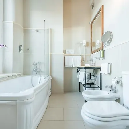 Reine Victoria Hotel 4*