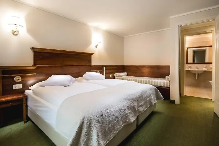 Szálloda Reine Victoria 4*