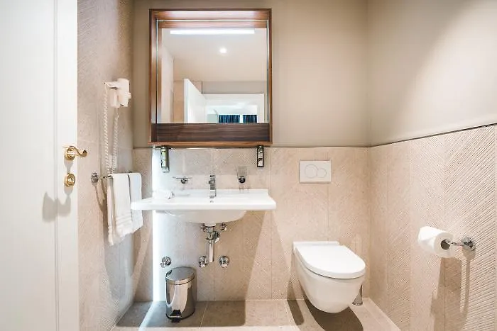 Szálloda Reine Victoria