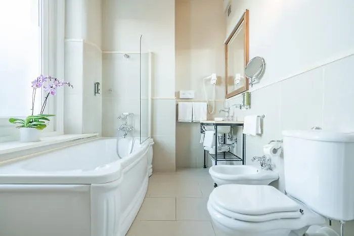 Reine Victoria Hotel 4*