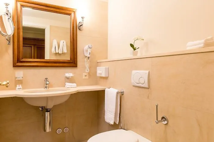 Reine Victoria Hotel 4*