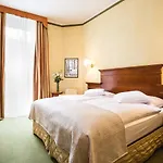 Reine Victoria Hotel 4*
